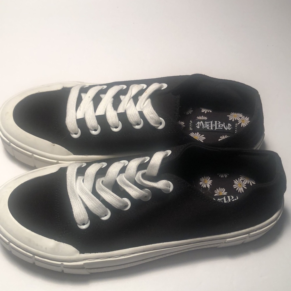 Mad love Fran canvas skater sneakers black size 10 sneakers shoes